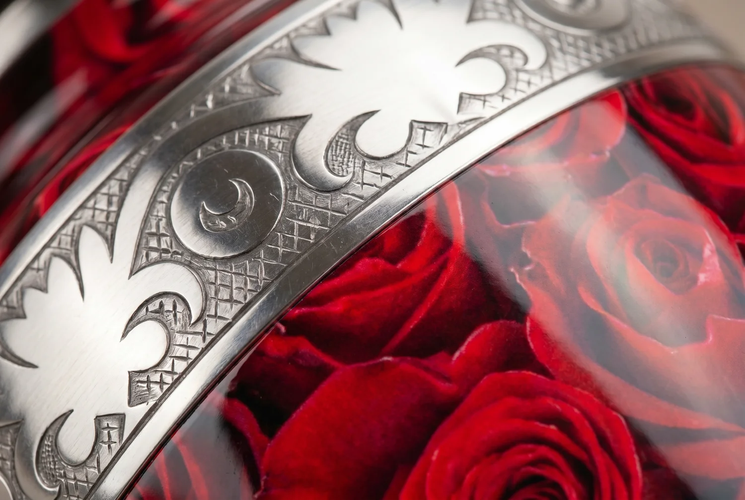 Red Rose cremation urn close-up detail