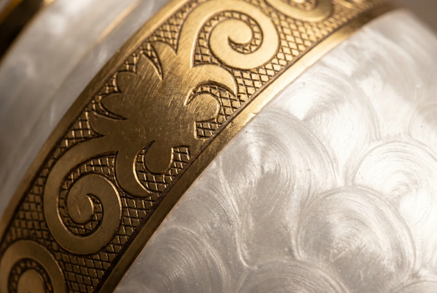 White & Gold Enamel cremation urn close-up detail