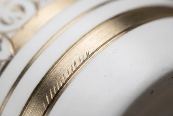White & Gold Etched cremation urn close-up of etched band